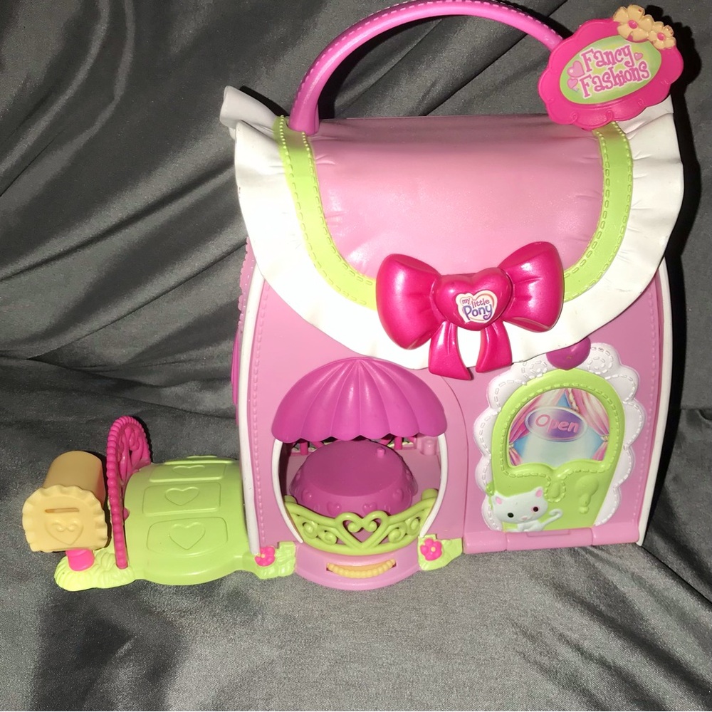 My little pony fancy fashions pink purse fold out playset house 2006 Hasbro MLP